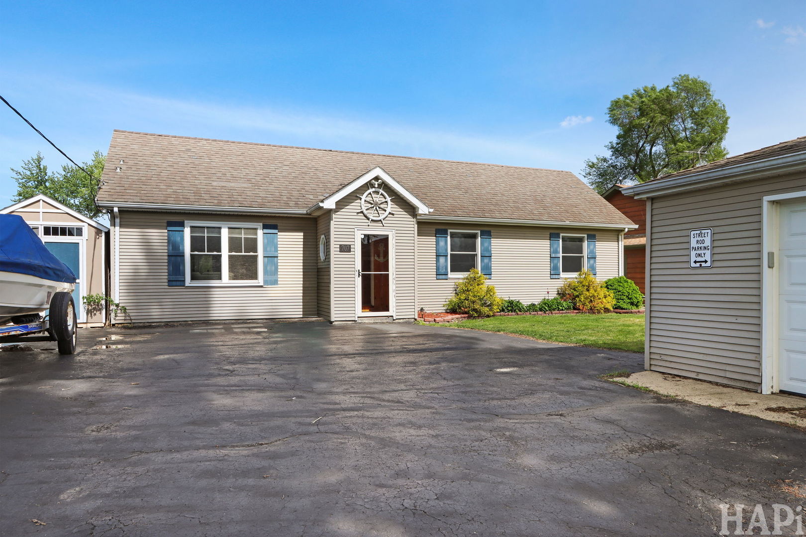 707 Kingston Boulevard, McHenry, IL 60050