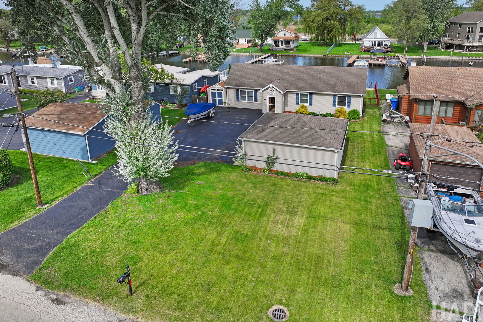707 Kingston Boulevard, McHenry, IL 60050
