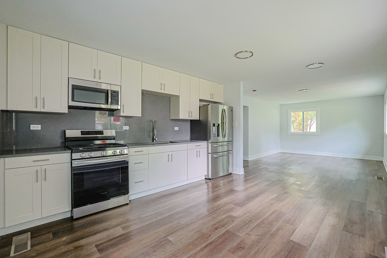 15441 Albany Avenue, Markham, IL 60428