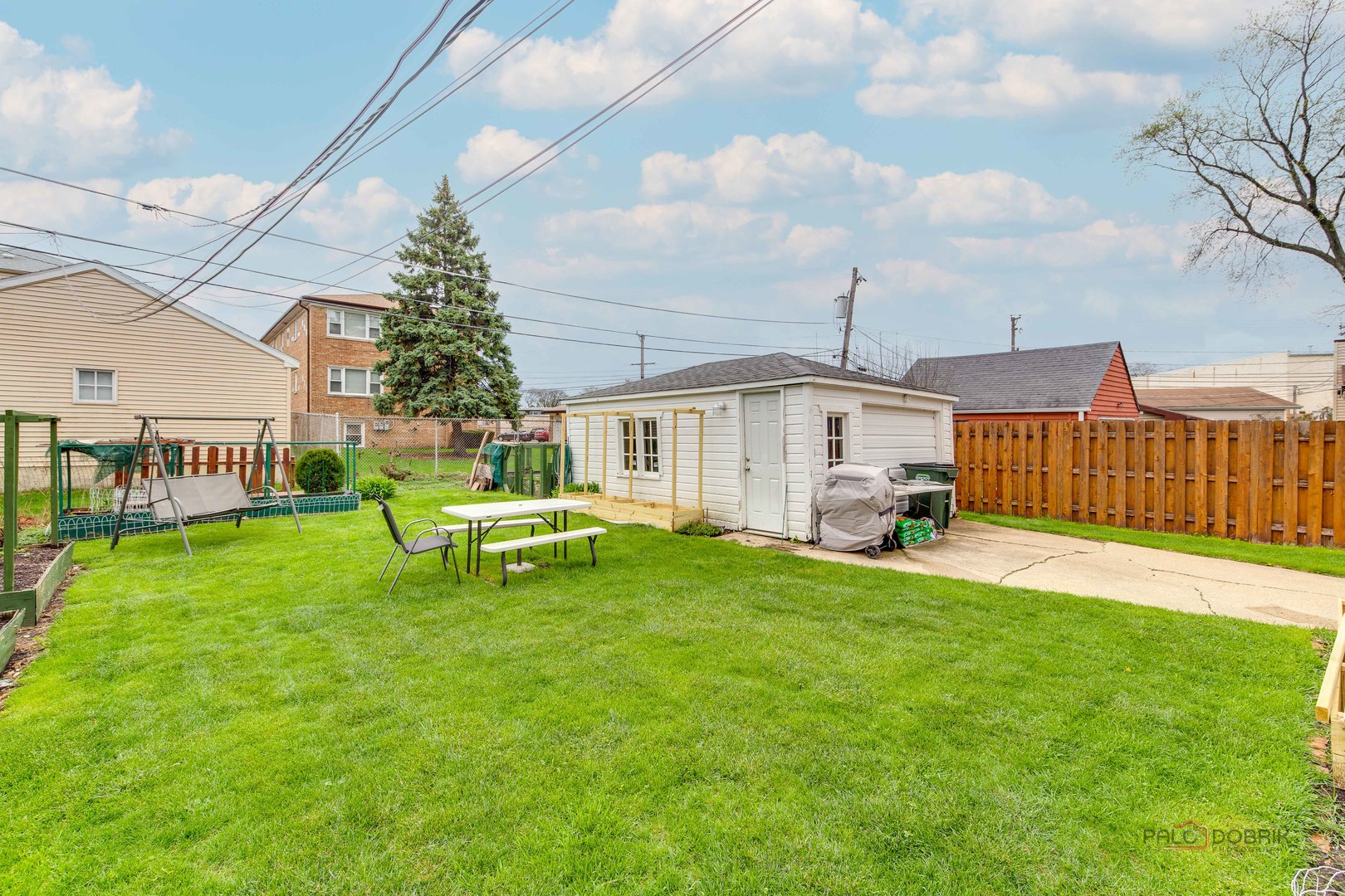 7523 W Cleveland Street, Niles, IL 60714