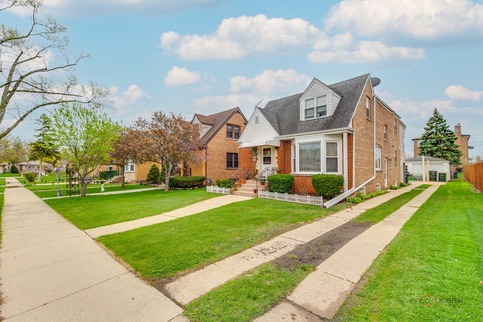 7523 W Cleveland Street, Niles, IL 60714