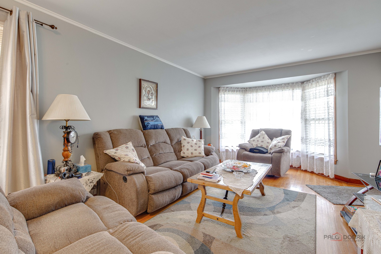 7523 W Cleveland Street, Niles, IL 60714