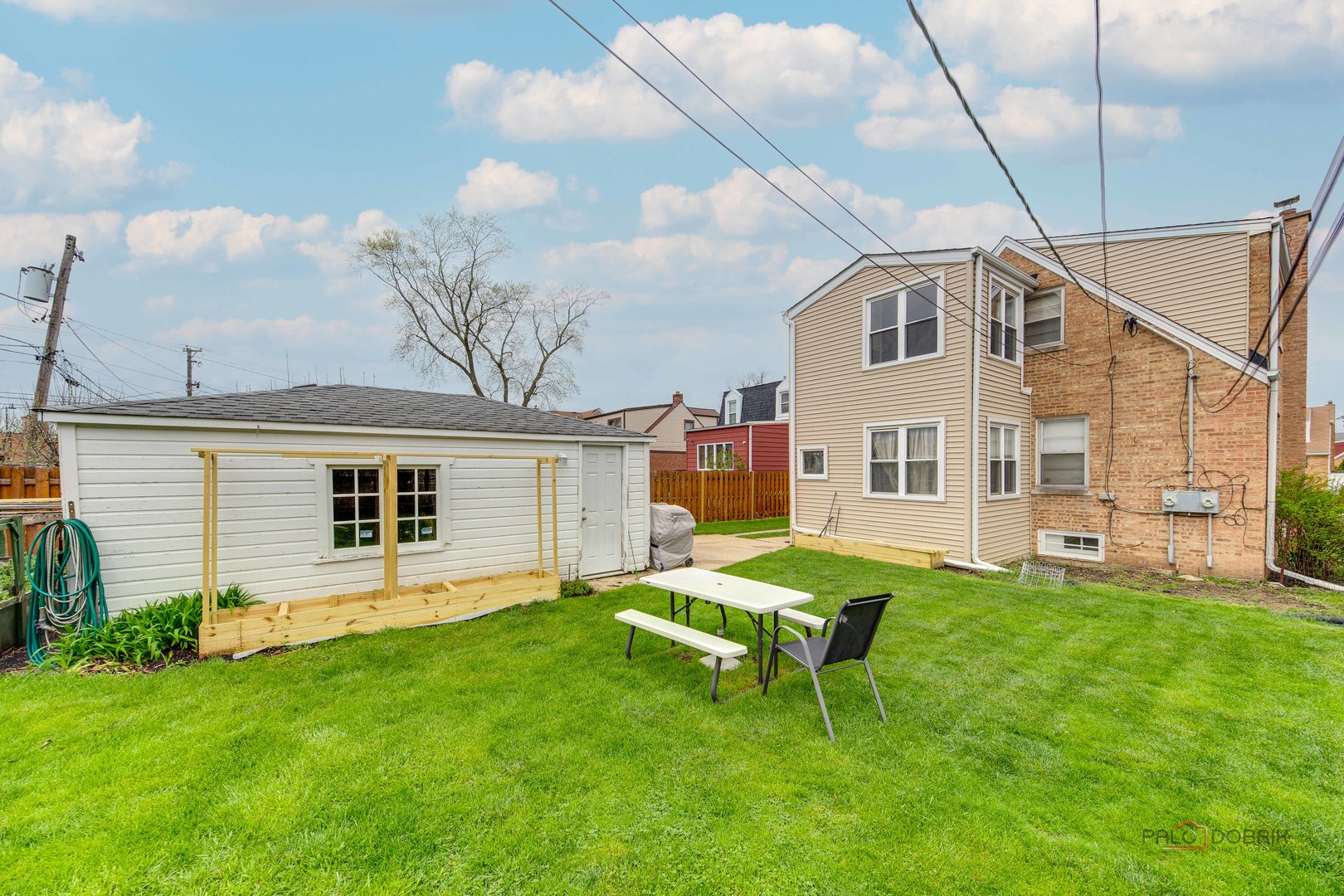 7523 W Cleveland Street, Niles, IL 60714