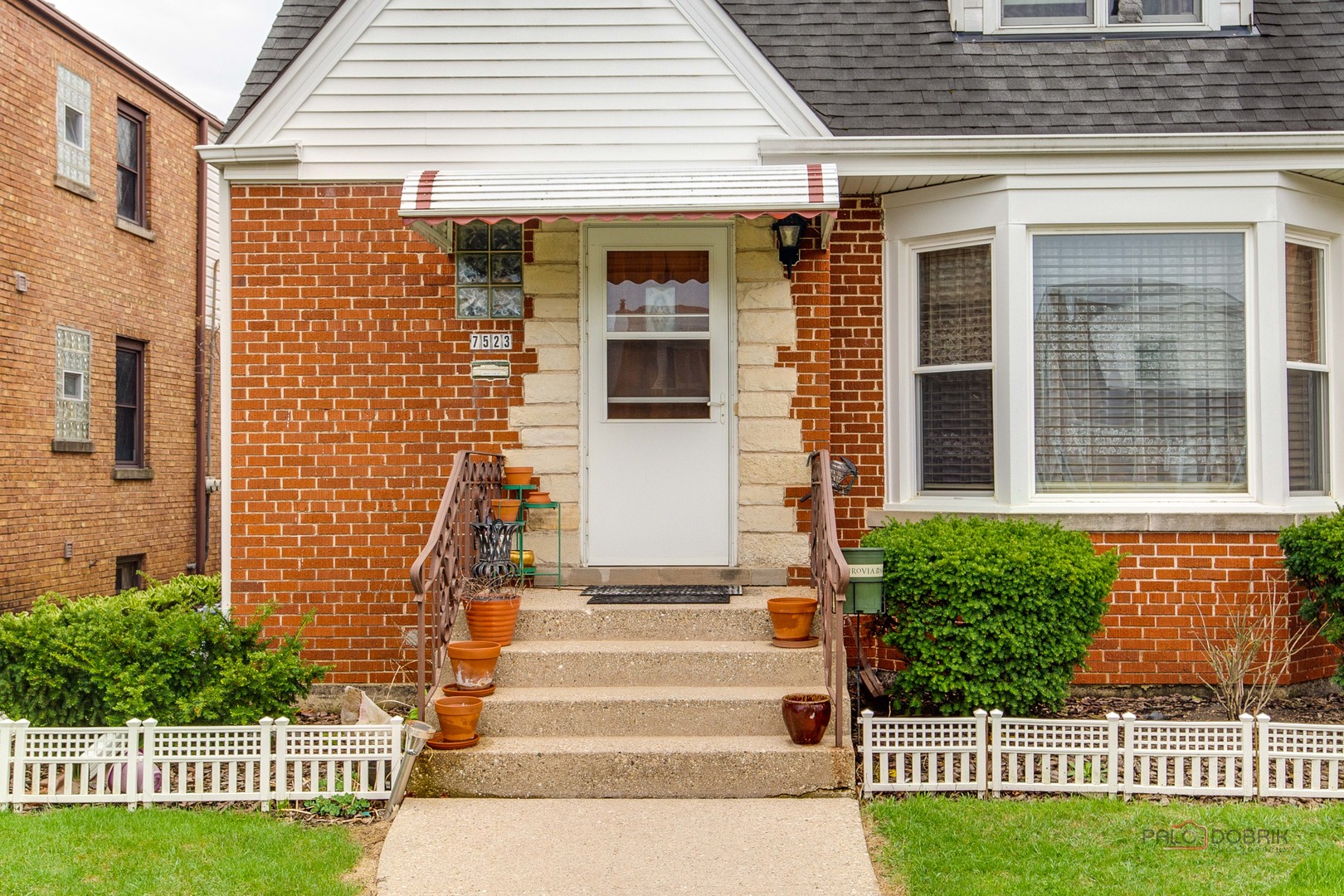 7523 W Cleveland Street, Niles, IL 60714