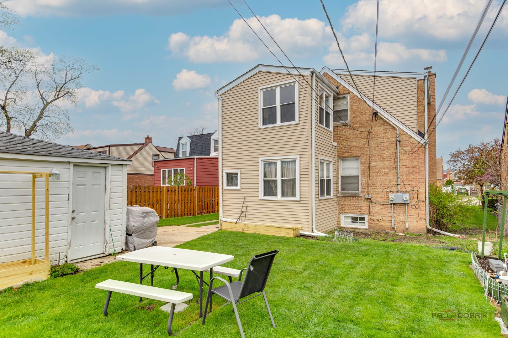 7523 W Cleveland Street, Niles, IL 60714