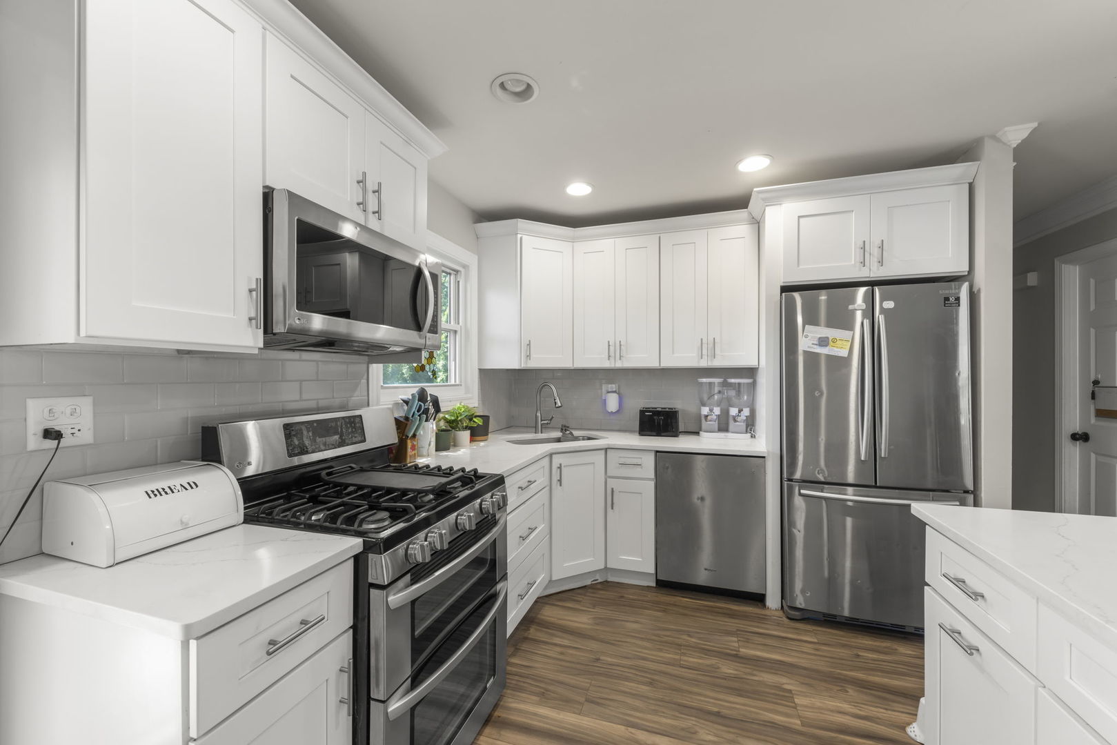 3005 Scenicwood Lane, Woodridge, IL 60517