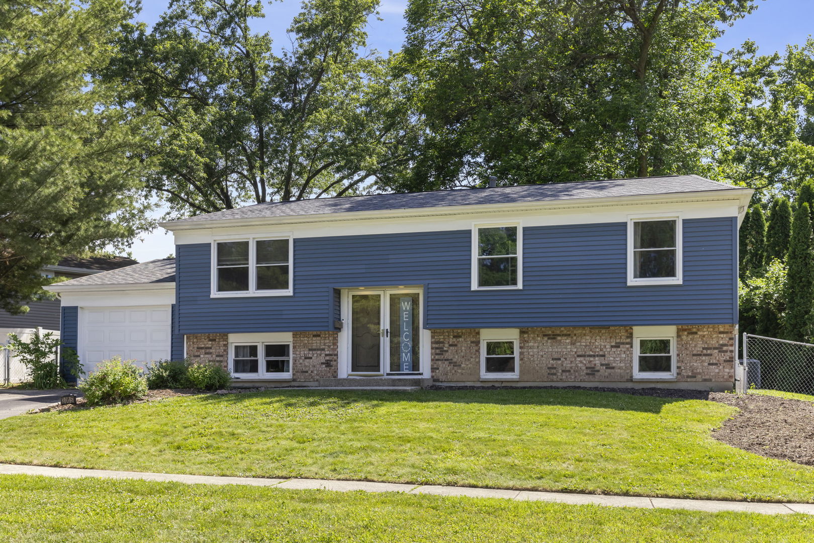 3005 Scenicwood Lane, Woodridge, IL 60517