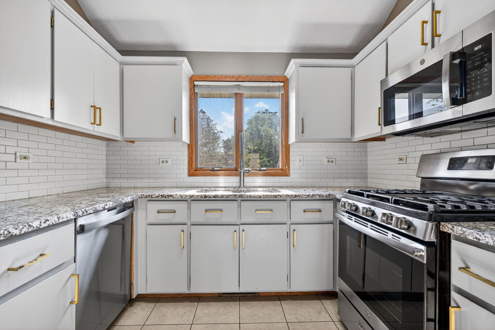302 Grande Drive #C, Minooka, IL 60447