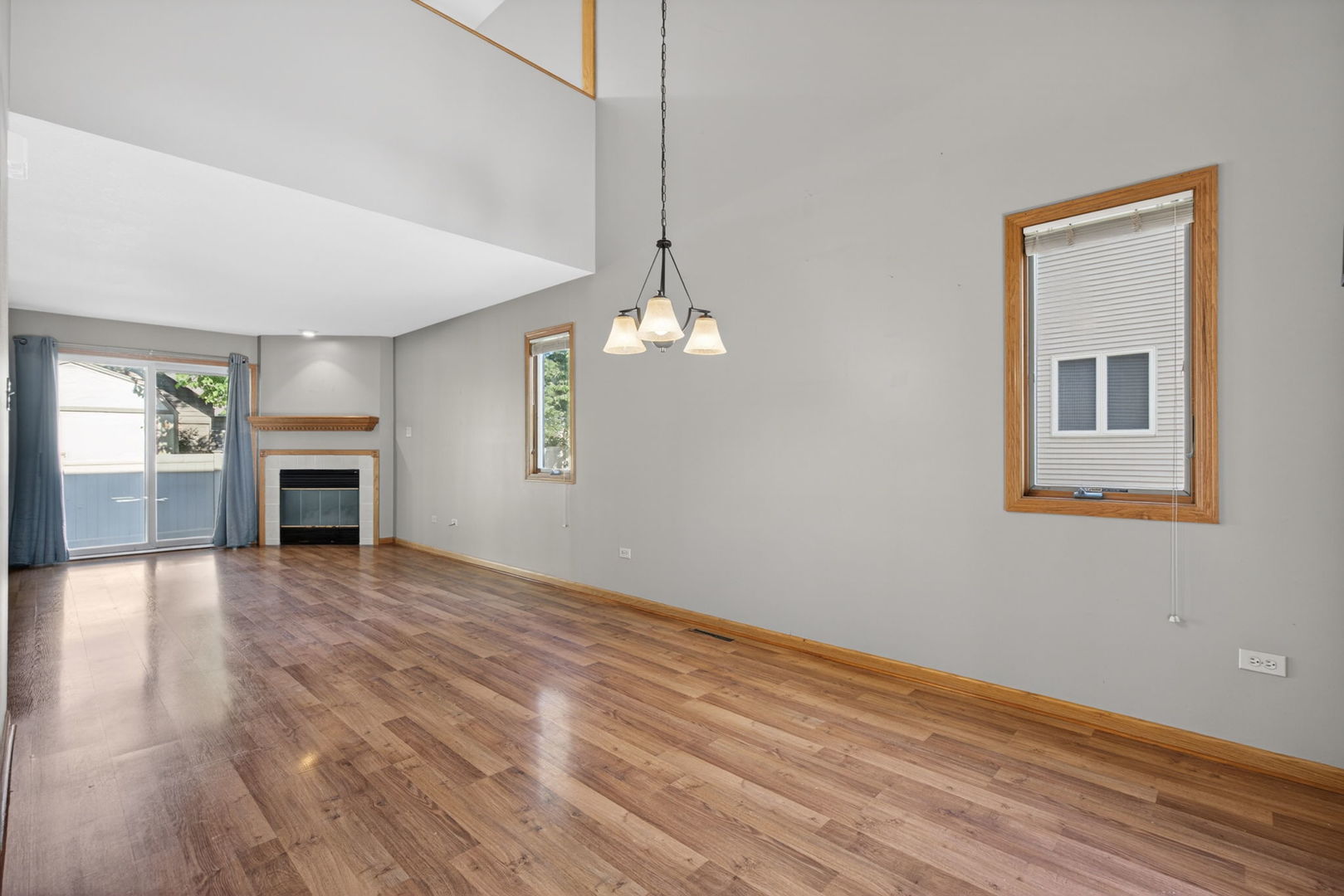 302 Grande Drive #C, Minooka, IL 60447