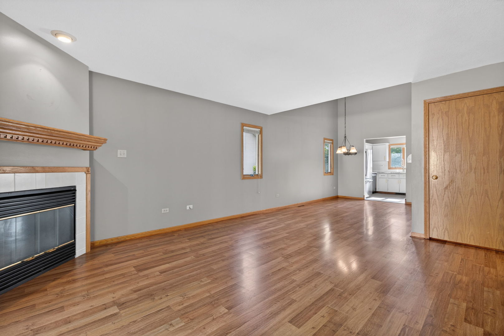 302 Grande Drive #C, Minooka, IL 60447