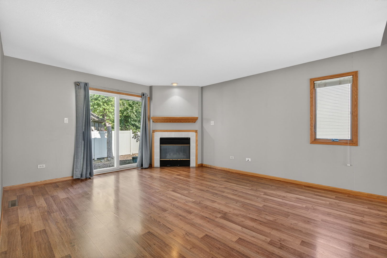 302 Grande Drive #C, Minooka, IL 60447