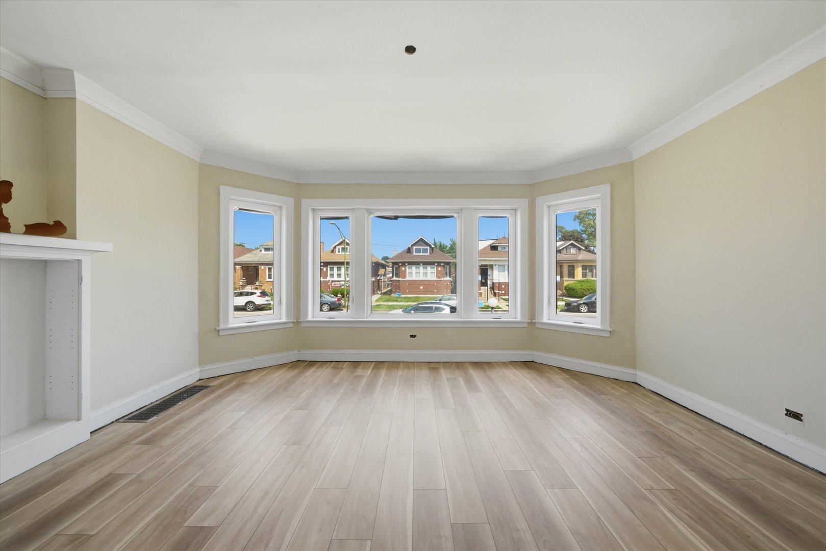 8016 S Perry Avenue, Chicago, IL 60620