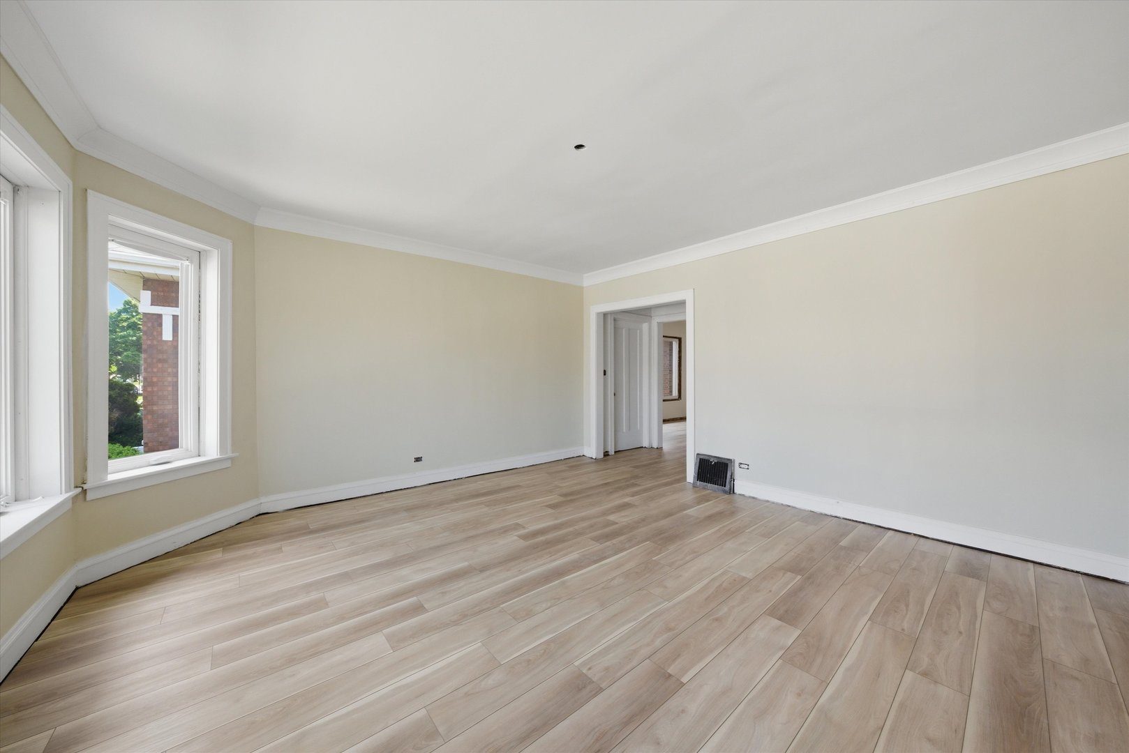 8016 S Perry Avenue, Chicago, IL 60620
