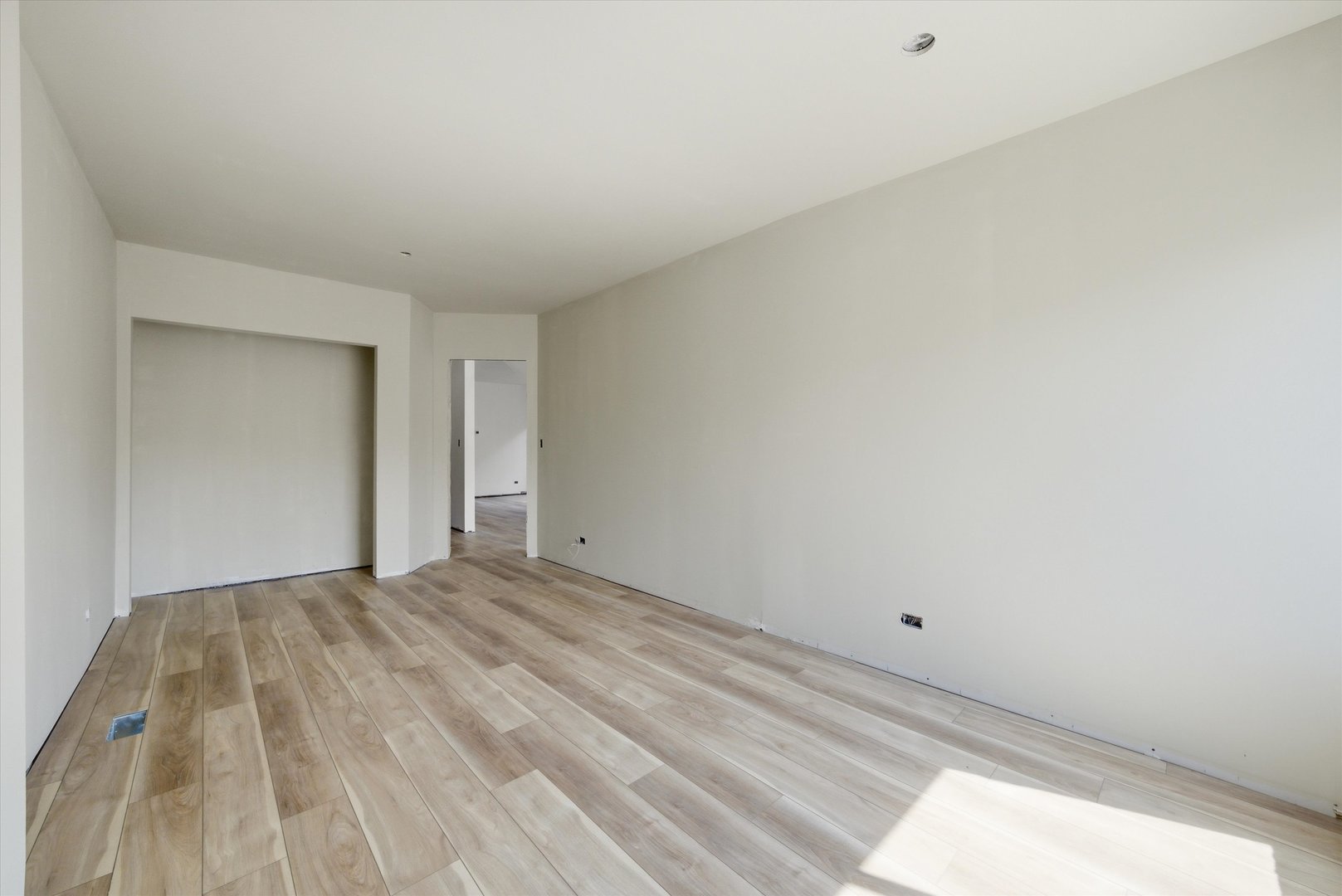 8016 S Perry Avenue, Chicago, IL 60620