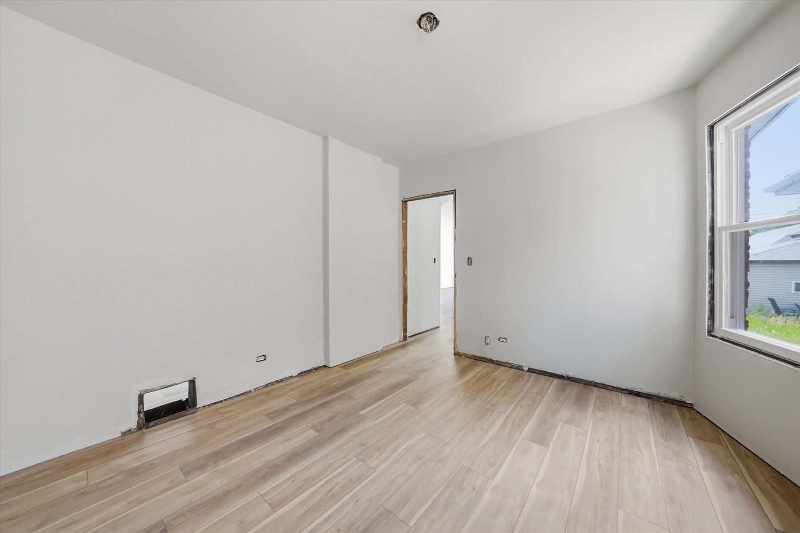 8016 S Perry Avenue, Chicago, IL 60620