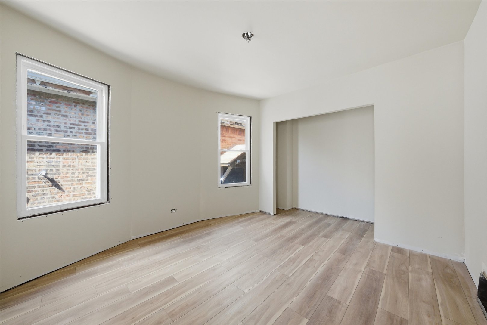 8016 S Perry Avenue, Chicago, IL 60620