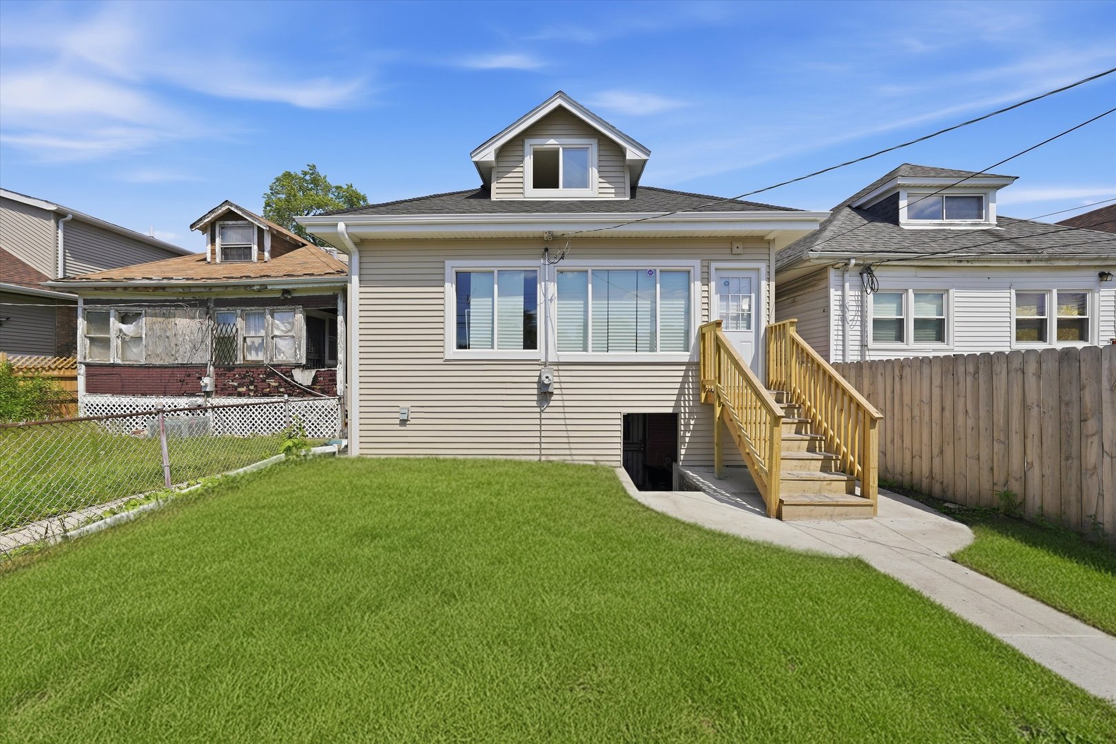 8016 S Perry Avenue, Chicago, IL 60620