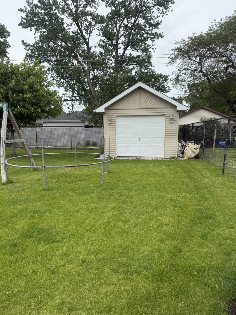 6716 W 89th Place, Oak Lawn, IL 60453