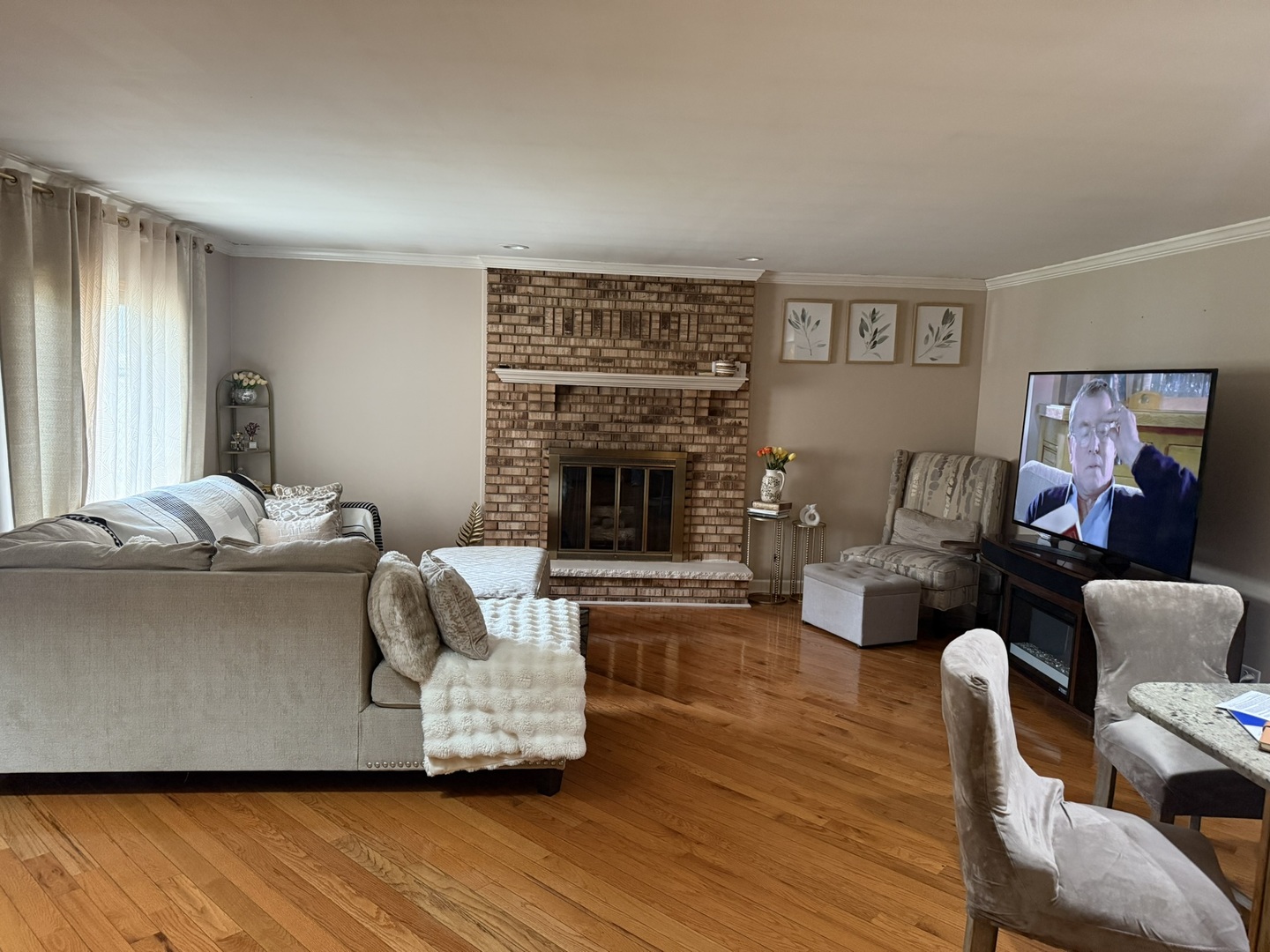 6716 W 89th Place, Oak Lawn, IL 60453