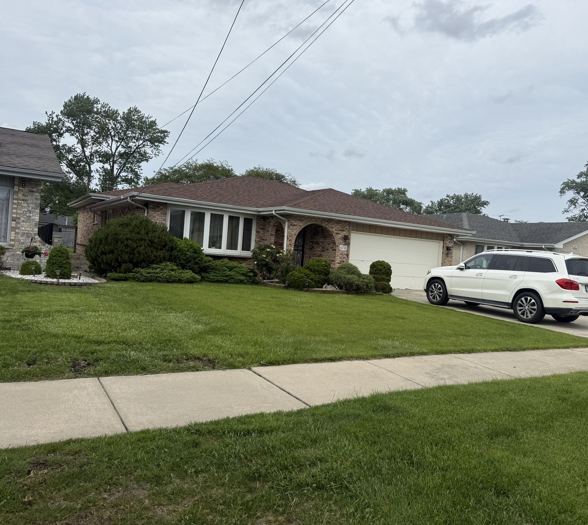 6716 W 89th Place, Oak Lawn, IL 60453