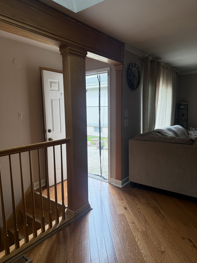 6716 W 89th Place, Oak Lawn, IL 60453