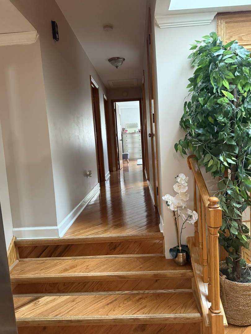6716 W 89th Place, Oak Lawn, IL 60453