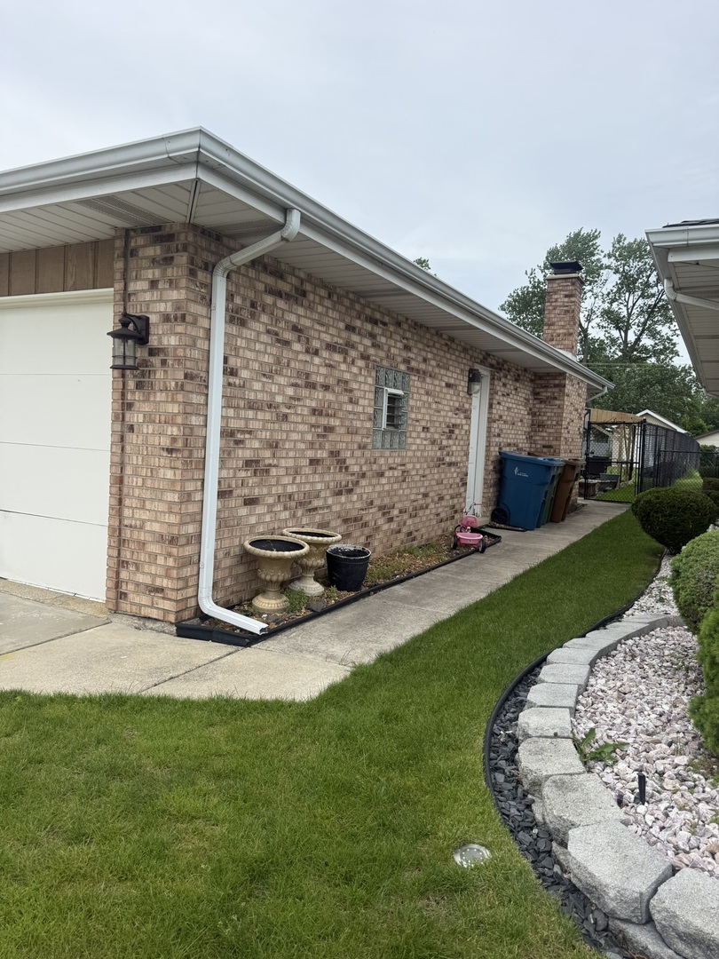6716 W 89th Place, Oak Lawn, IL 60453