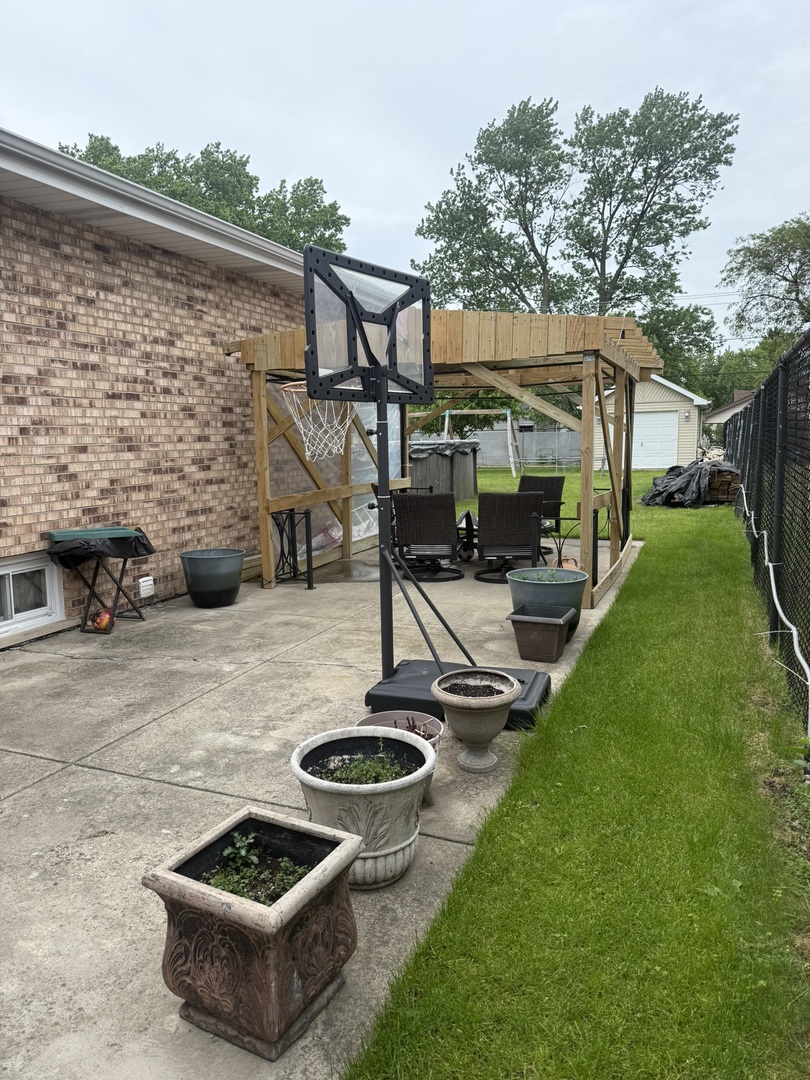 6716 W 89th Place, Oak Lawn, IL 60453