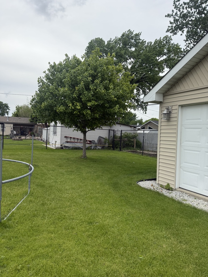 6716 W 89th Place, Oak Lawn, IL 60453