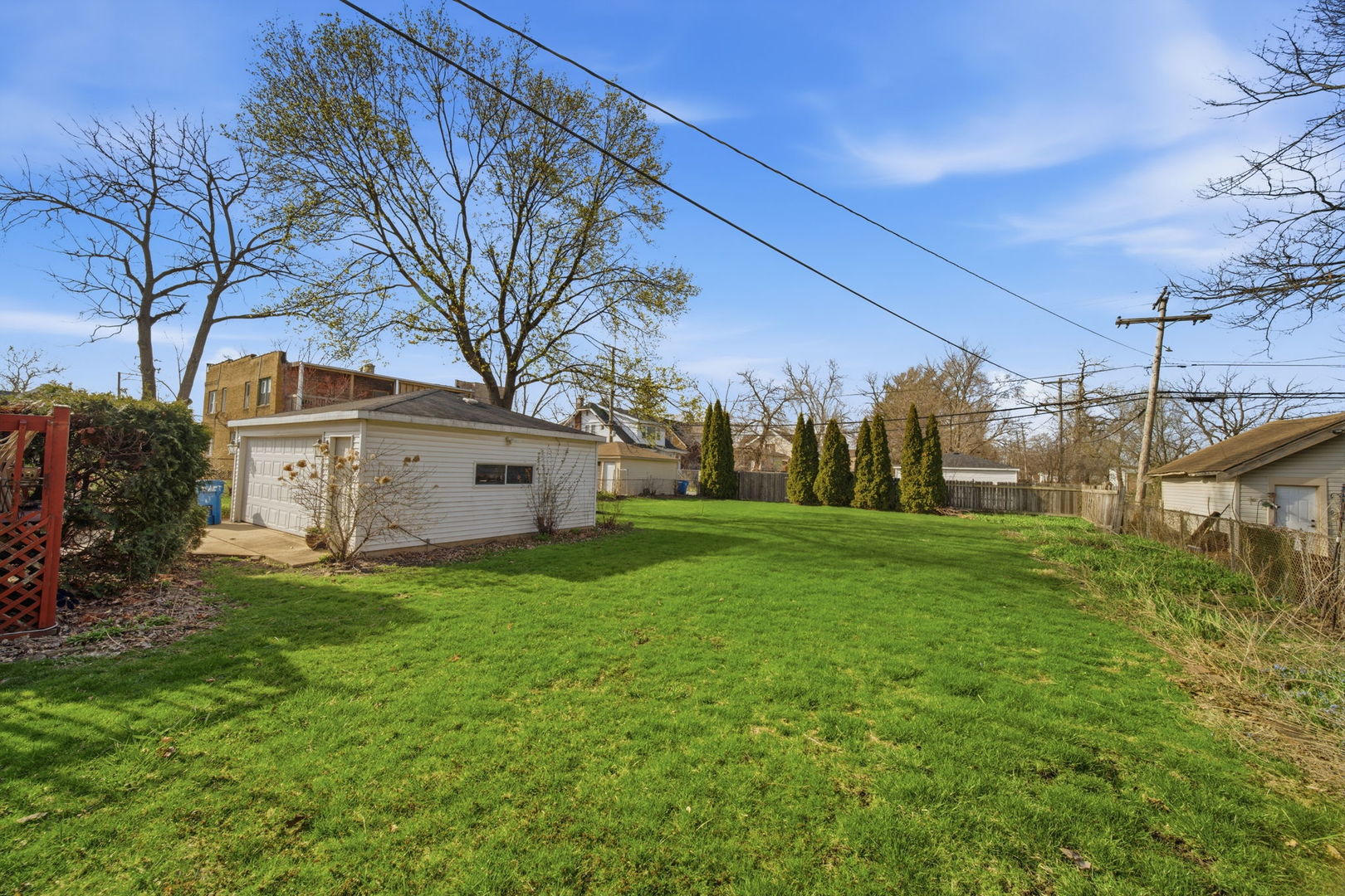 15 E 155th Street, Harvey, IL 60426