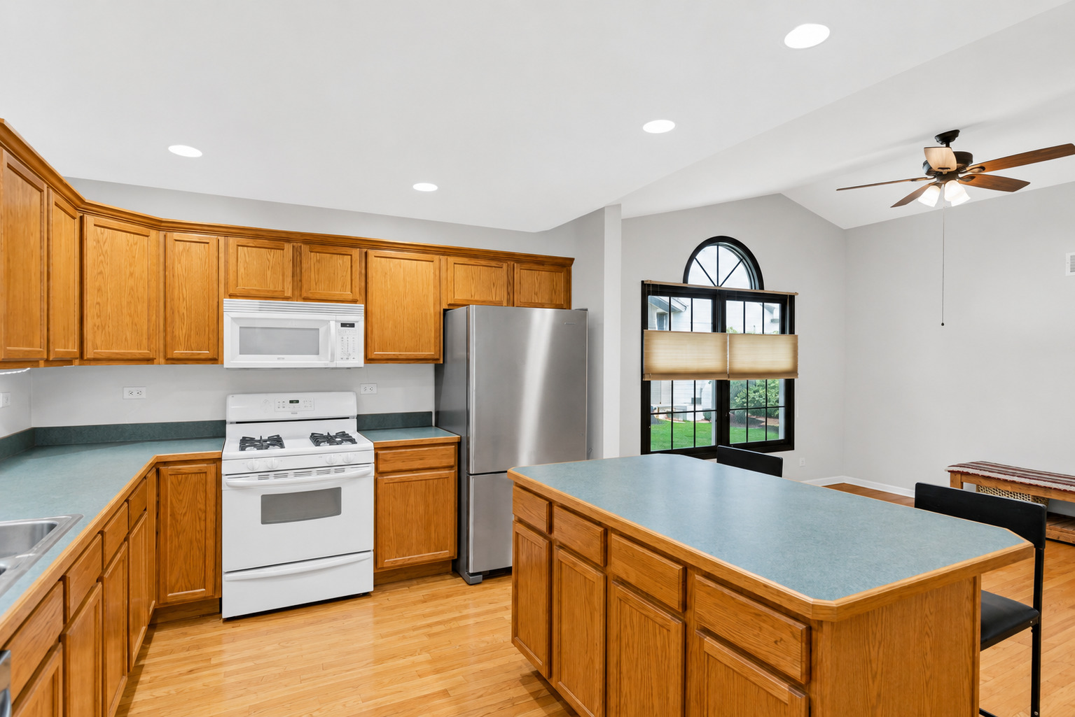 246 Red Hawk Road, Hampshire, IL 60140