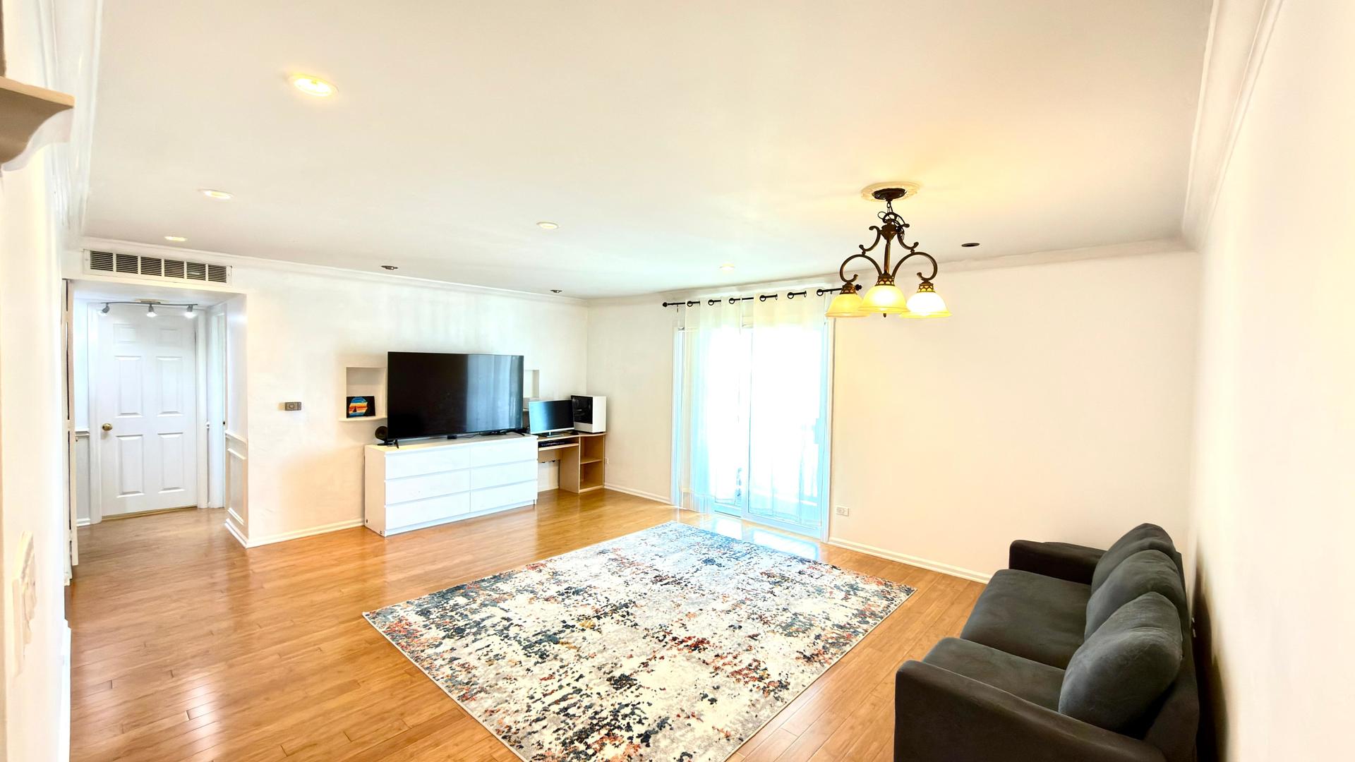 910 Beau Drive #313, Des Plaines, IL 60016