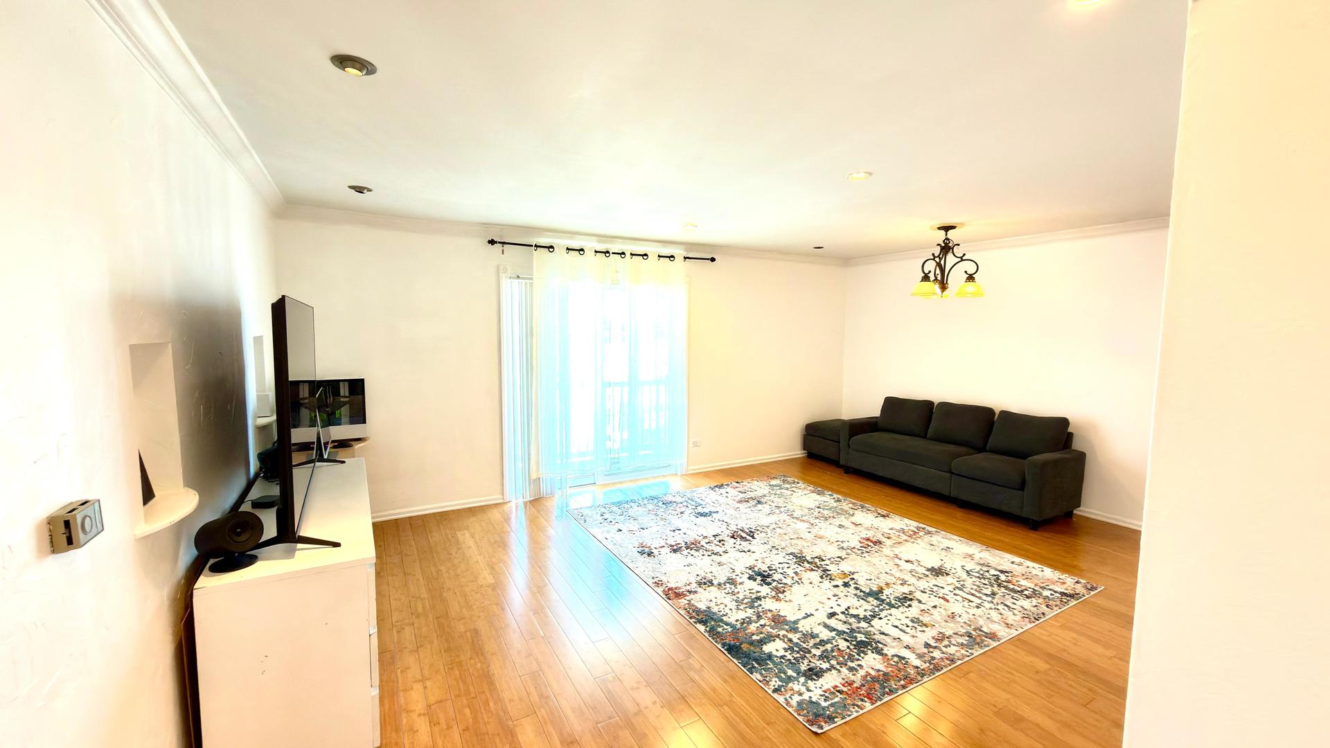910 Beau Drive #313, Des Plaines, IL 60016