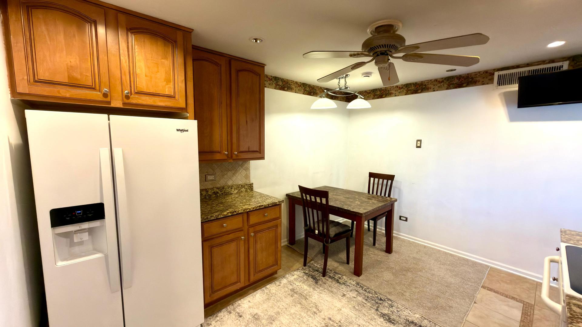 910 Beau Drive #313, Des Plaines, IL 60016