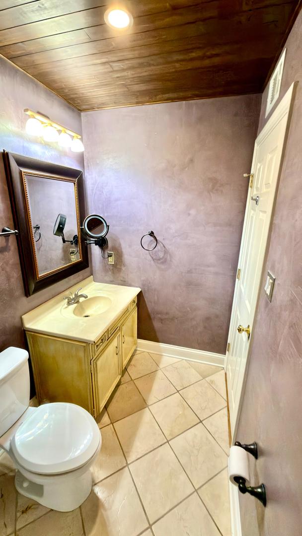 910 Beau Drive #313, Des Plaines, IL 60016