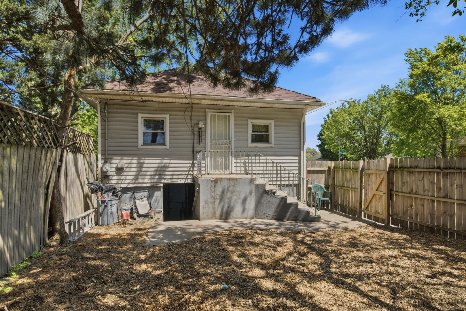 12124 S Edbrooke Avenue, Chicago, IL 60628