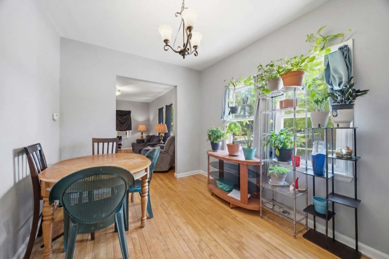 12124 S Edbrooke Avenue, Chicago, IL 60628