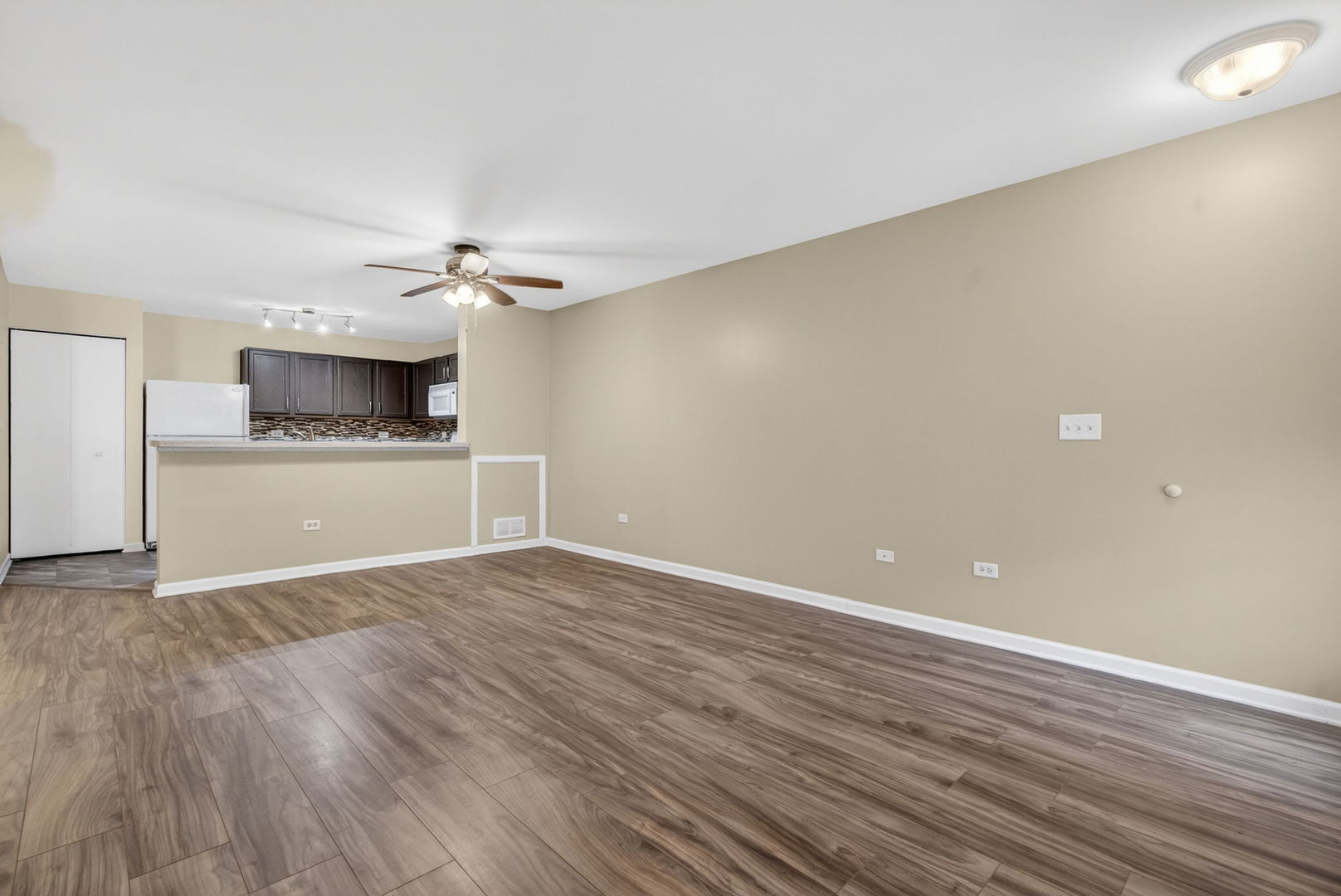 1628 Mcclure Road, Aurora, IL 60505