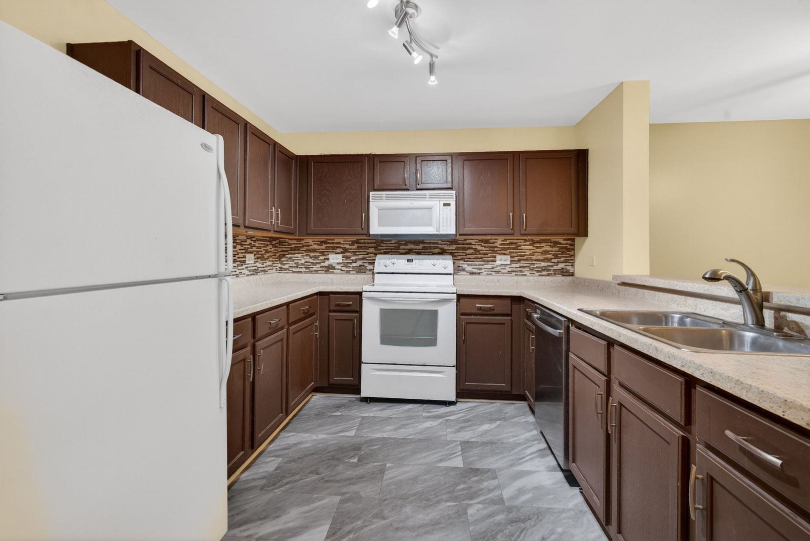 1628 Mcclure Road, Aurora, IL 60505