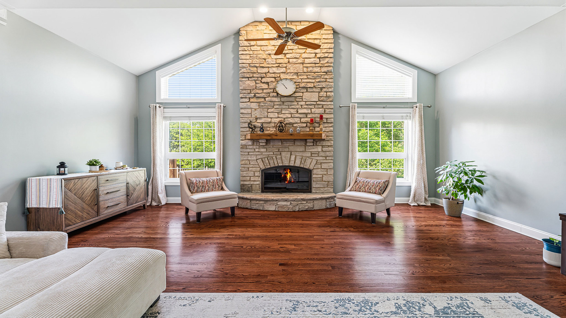 3511 Kestral Drive, Naperville, IL 60564