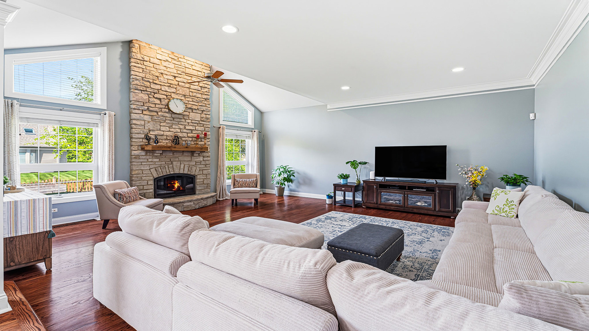 3511 Kestral Drive, Naperville, IL 60564
