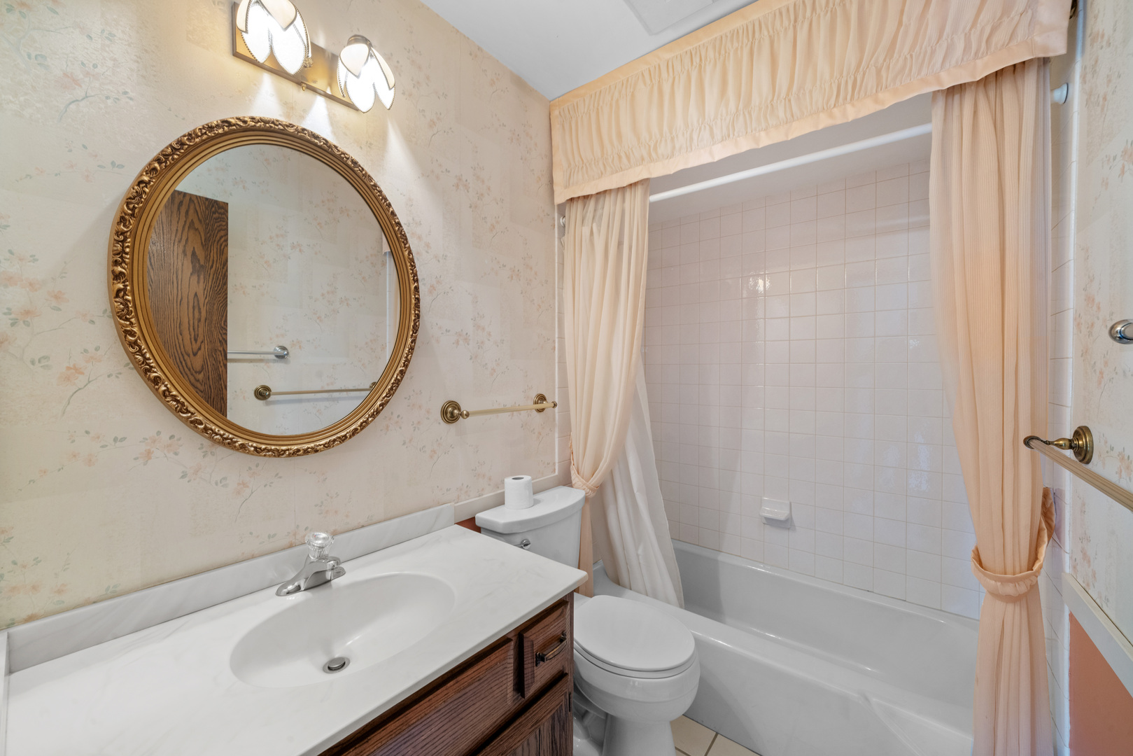 2445 Coach And Surrey Lane, Aurora, IL 60506