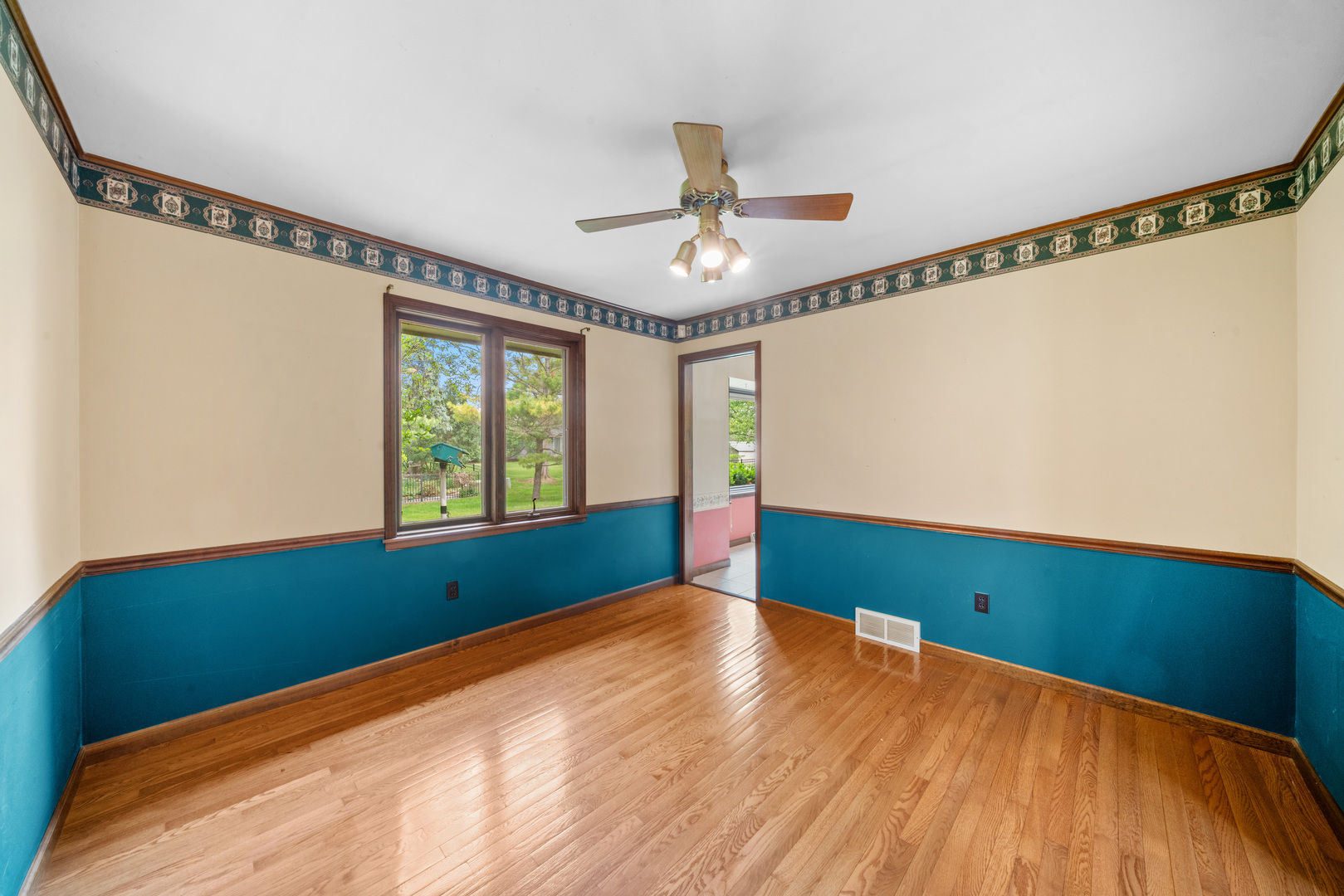2445 Coach And Surrey Lane, Aurora, IL 60506