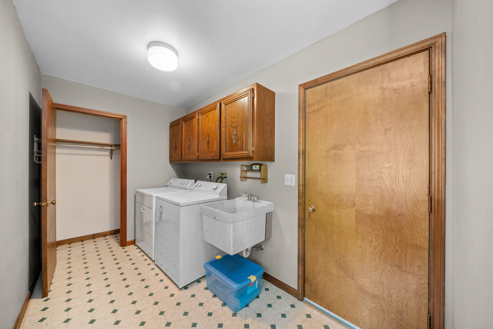 2445 Coach And Surrey Lane, Aurora, IL 60506