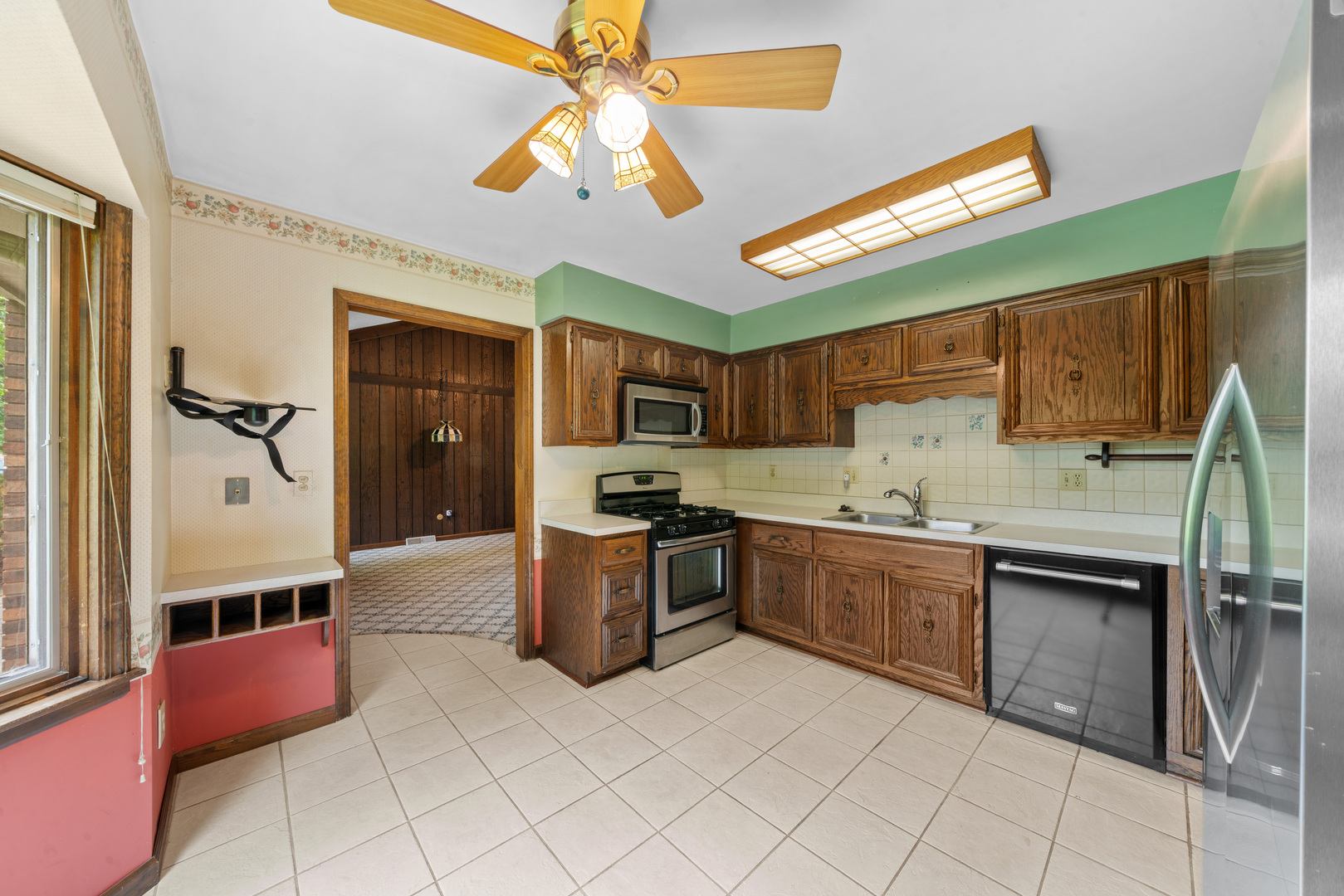 2445 Coach And Surrey Lane, Aurora, IL 60506
