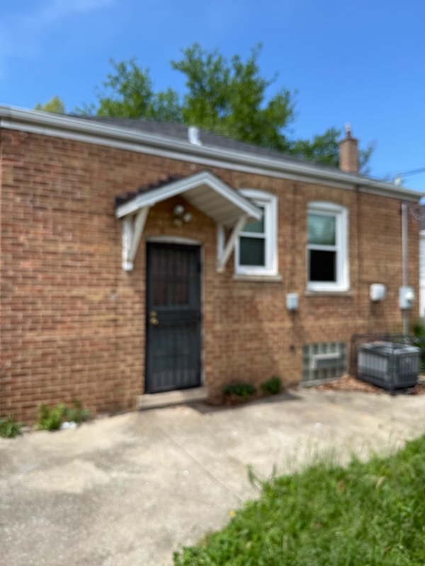 8917 S Ridgeland Avenue, Chicago, IL 60617