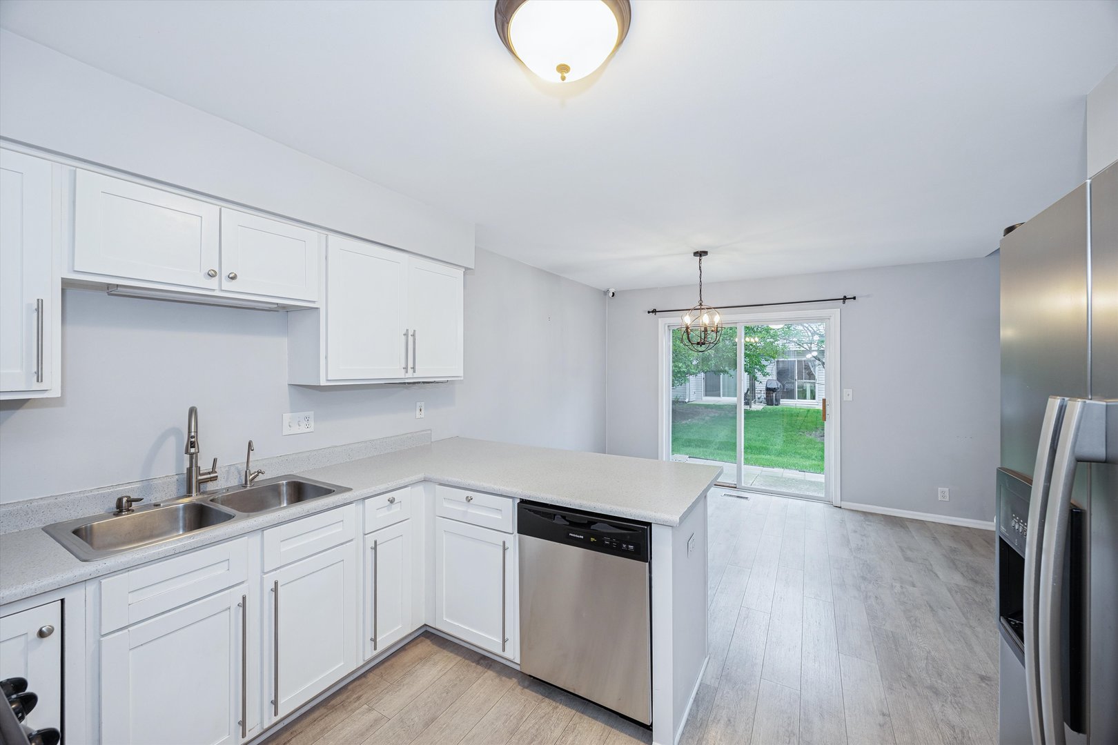 1673 Waterford Road, North Aurora, IL 60542