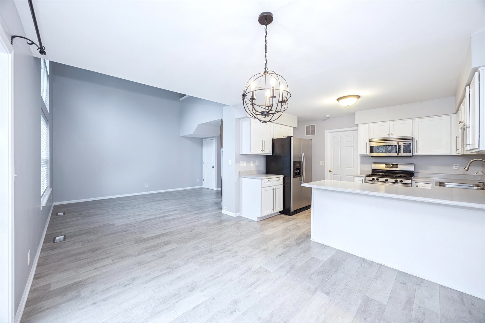 1673 Waterford Road, North Aurora, IL 60542