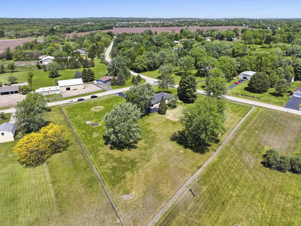 1417 Lee Lane, Spring Grove, IL 60081