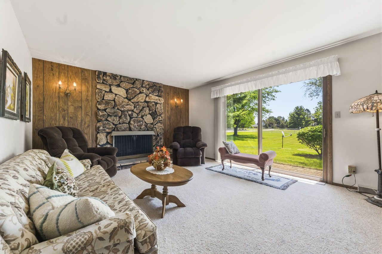 1417 Lee Lane, Spring Grove, IL 60081